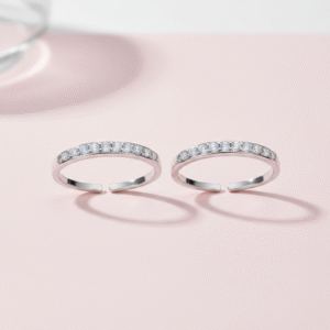 Single line cz stone studded toe ring for women