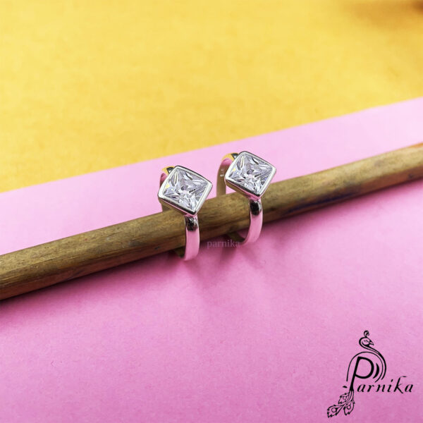 Square shape pure silver toe ring with stone