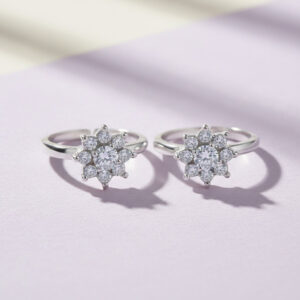 Toe ring in floral pattern stone in pure silver