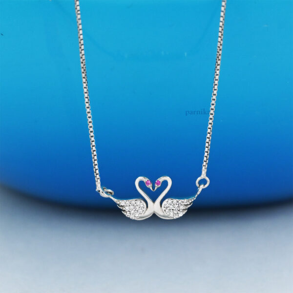 Swan Design Necklace