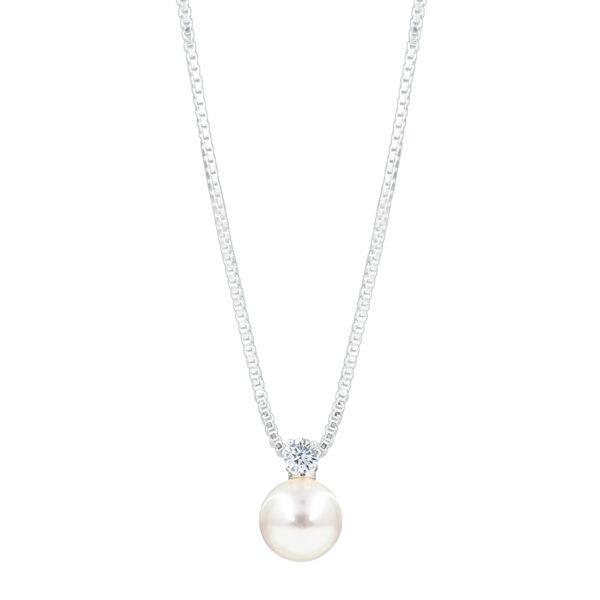 Pearl Pendant with Chain